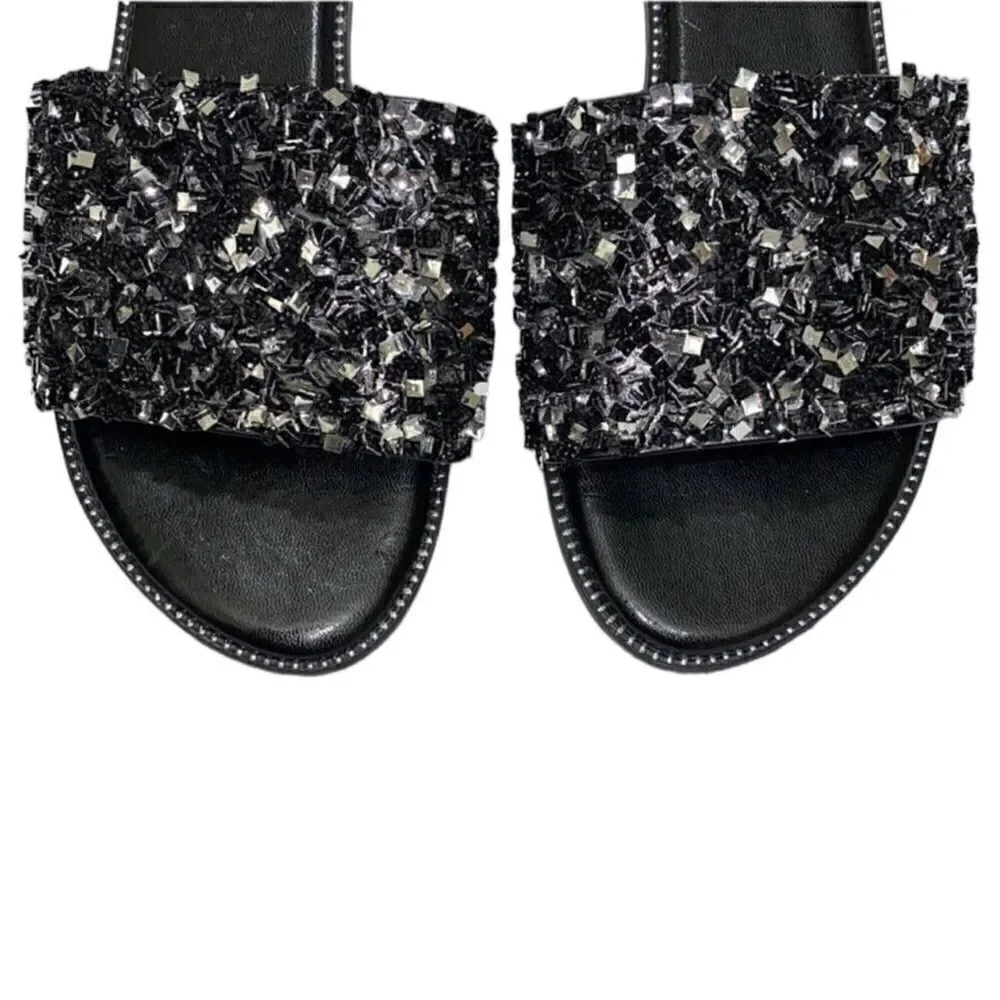 Women's Black Flat Slip-on Sandal(Size 9)